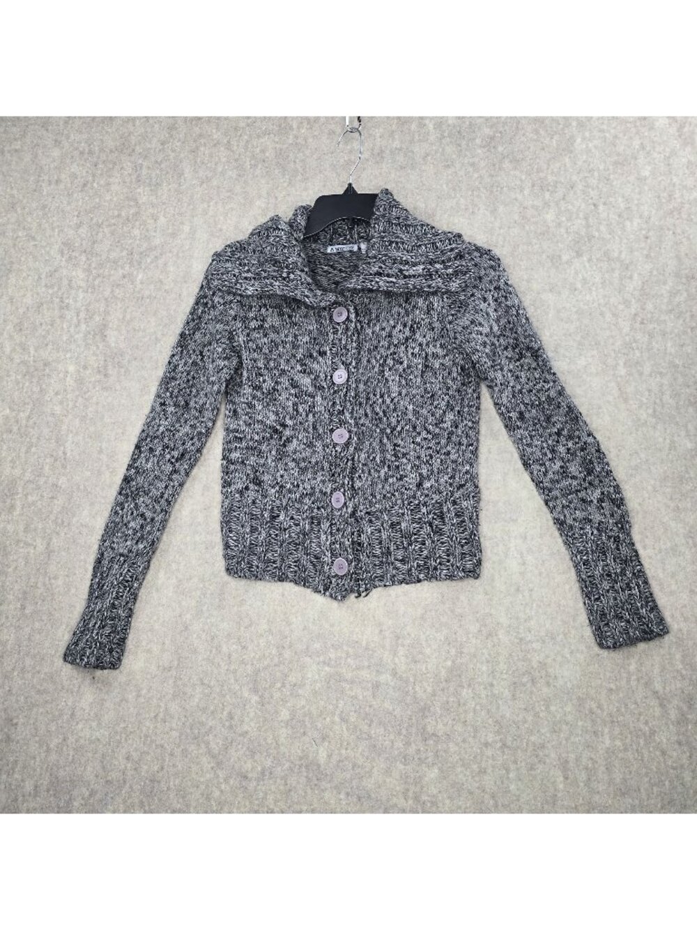 US three Womens Button-Up Heathered Gray Cardigan Sweater M Acrylic Chunky Knit